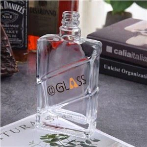 Szklana butelka do whisky